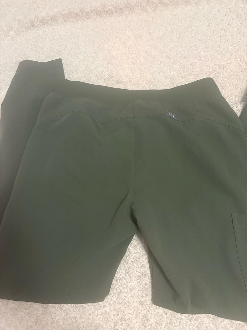 FIGS Olive Straight-Leg Scrub Joggers with Beige Drawstring - Picture 2 of 2